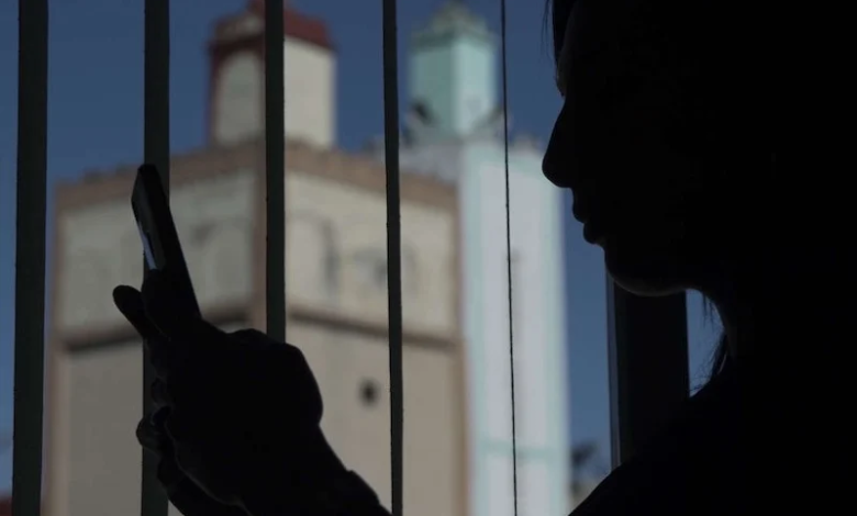 فيديو "جنسي" يورط تلميذة وحلاقا بآيت باها